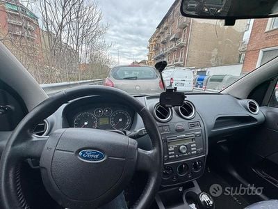 Usata Ford Fiesta 2007 Blu Utilitaria