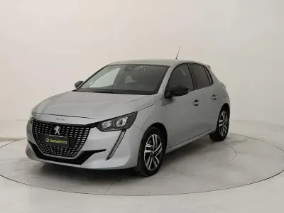 Begagnad Peugeot 208 Allure 101 HK (74 kW) 2022 Silver Halvkombi