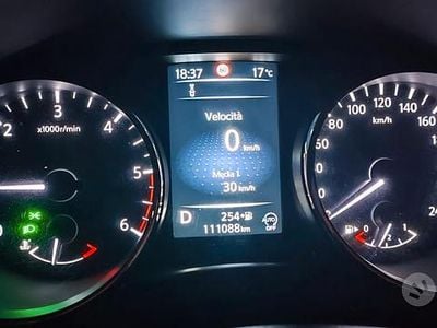 Usata Nissan Qashqai Tekna 131 CV (96 kW) 2015 Bianco SUV