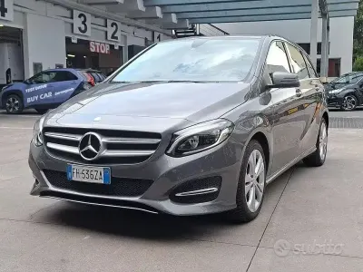 Usata Mercedes B200 Executive 136 CV (100 kW) 2017 Grigio Utilitaria