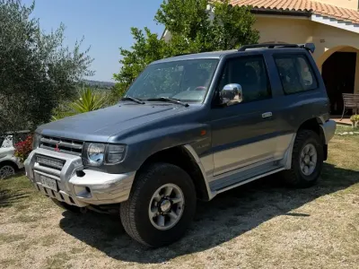 Usata Mitsubishi Pajero Top 99 CV (72 kW) 1998 Grigio SUV