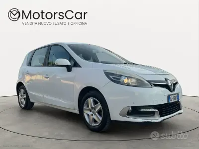 Usata Renault Scénic LIMITED 110 CV (80 kW) 2015 Bianco Monovolume