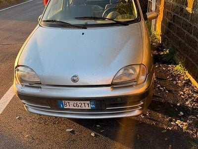 Usata Fiat 600 54 CV (39 kW) 2001 Grigio Berlina