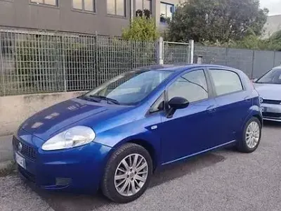 Usata Fiat Grande Punto 75 CV (55 kW) 2007 Bluazzurro Utilitaria