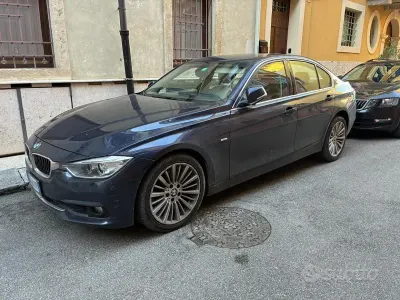 Usata BMW 320 Luxury Line 184 CV (135 kW) 2014 Bluazzurro Berlina