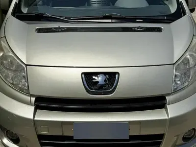 Usata Peugeot Expert 140 CV (102 kW) 2007 Furgone