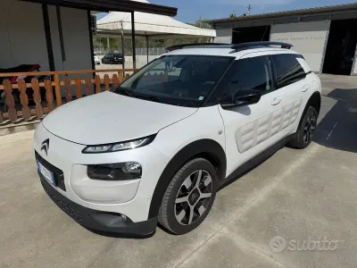 Usata Citroën C4 Cactus Shine 99 CV (72 kW) 2016 Bianco Utilitaria
