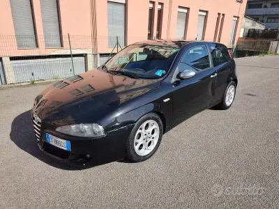 Usata Alfa Romeo 147 Exclusive 116 CV (85 kW) 2005 Nero Utilitaria