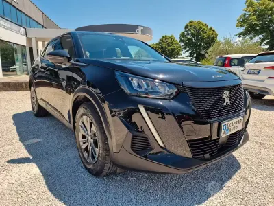 Usata Peugeot 2008 Active 110 CV (80 kW) 2021 Nero SUV