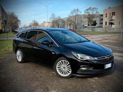 Usata Opel Astra Innovation 110 CV (80 kW) 2018 Nero Station wagon