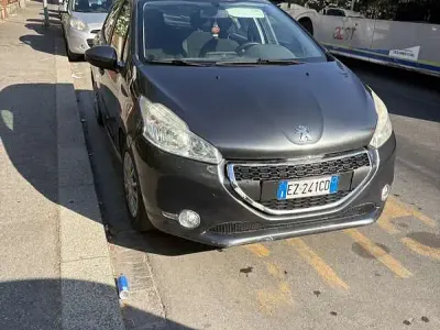 Usata Peugeot 208 Active 82 CV (60 kW) 2015 Utilitaria
