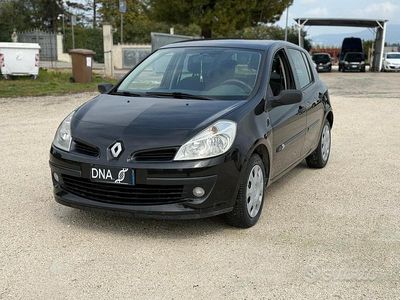 Usata Renault Clio II 68 CV (50 kW) 2008 Nero Berlina