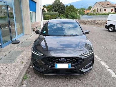 Grigio Usata 2024 Ford Focus ST-Line Berlina | 21.600 € (Ottimo prezzo)
