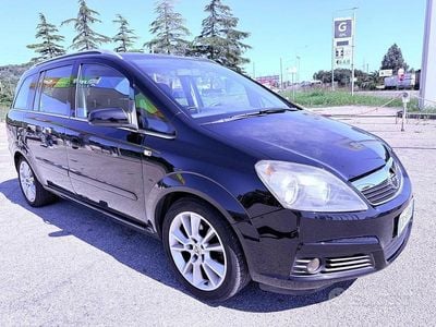 Nero Usata 2006 Opel Zafira Cosmo Monovolume | 2490 € (Buon prezzo)