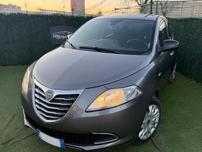 Usata Lancia Ypsilon 69 CV (50 kW) 2013 Grigio Utilitaria