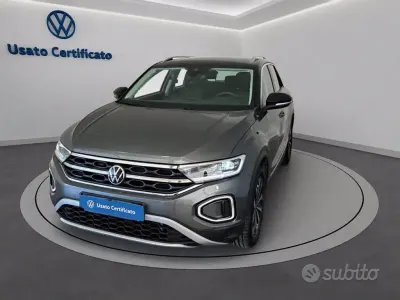 Usata VW T-Roc Style 110 CV (80 kW) 2023 Grigio indyum/tetto nero SUV