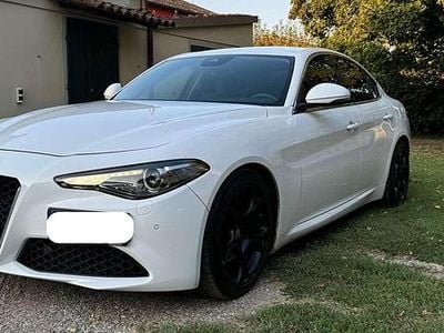 Usata Alfa Romeo Giulia Super 179 CV (131 kW) 2017 Bianco Berlina