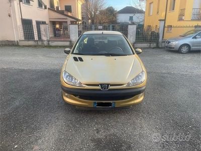 Usata Peugeot 206 2004 Giallo Berlina
