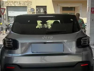 Usata Jeep Avenger Longitude 101 CV (74 kW) 2023 Grigio SUV