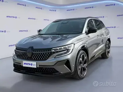 Usata Renault Austral Iconic Esprit Alpine 130 CV (95 kW) 2024 Gris schiste SUV