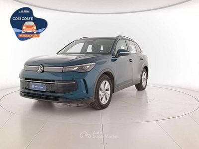 Nightshade blue metallizzato Usata 2025 VW Tiguan R-line Plus SUV | 38.200 € (Buon prezzo)