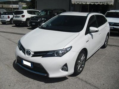 Usata Toyota Auris Touring Sports Lounge 99 CV (72 kW) 2015 Bianco Station wagon