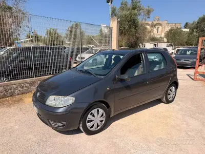 Usata Fiat Punto 69 CV (50 kW) 2005 Nero Utilitaria