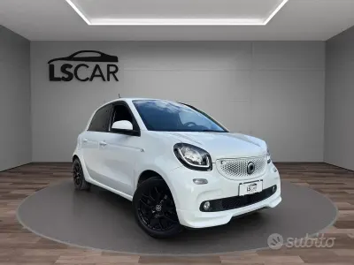 Usado Smart ForFour Passion 90 CV (66 kW) 2019 Blanco Utilitario