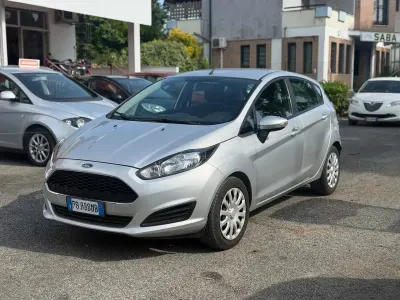 Usado Ford Fiesta Titanium 95 CV (69 kW) 2016 Plateado Utilitario