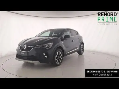 Usata Renault Captur Techno 91 CV (66 kW) 2023 Blu scuro SUV
