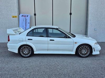 Usata Mitsubishi Lancer 280 CV (205 kW) 1999 Bianco Berlina