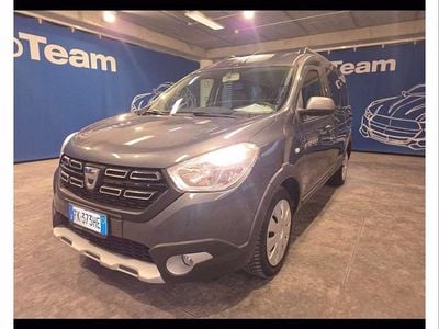 Usata Dacia Dokker Ambiance 90 CV (66 kW) 2017 Grigio scuro metallizzato Monovolume
