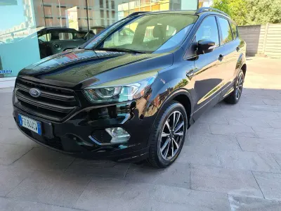Usata Ford Kuga ST-Line 120 CV (88 kW) 2019 Nero SUV