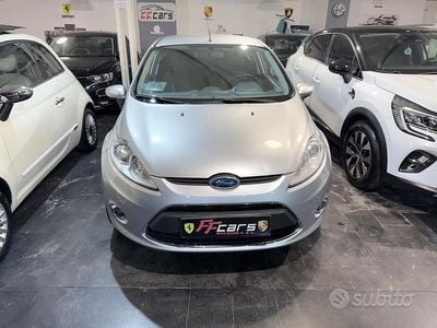 Usata Ford Fiesta 60 CV (44 kW) 2010 Grigio Utilitaria
