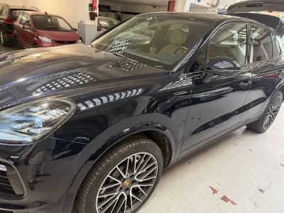Usata Porsche Cayenne 441 CV (324 kW) 2018 Blu/azzurro SUV