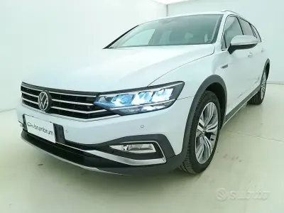 Usata VW Passat Alltrack 200 CV (147 kW) 2023 Bianco Station wagon