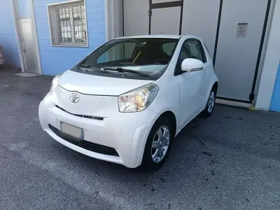 Usata Toyota iQ Active 68 CV (50 kW) 2011 Bianco Utilitaria