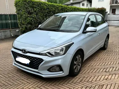 Käytetty Hyundai i20 75 HP (55 kW) 2019 Sininen Viistoperä