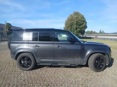 Usata Land Rover Defender SE 200 CV (147 kW) 2022 Grigio SUV