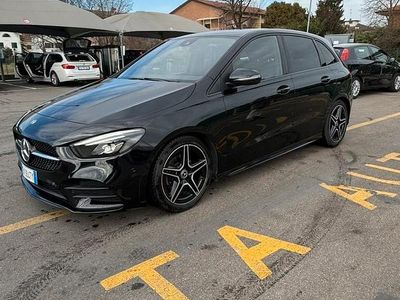 Usata Mercedes B200 163 CV (119 kW) 2019 Nero Utilitaria