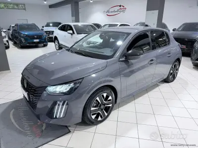 Usata Peugeot 208 Allure 102 CV (75 kW) 2025 Grigio Utilitaria