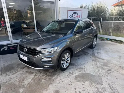 Käytetty VW T-Roc Style 150 HP (110 kW) 2021 Harmaa Katumaasturi