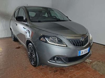 Usata Lancia Ypsilon Gold 70 CV (51 kW) 2023 Grigio Utilitaria