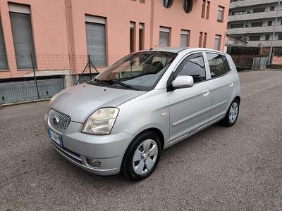 Usata Kia Picanto 74 CV (54 kW) 2006 Argento Utilitaria