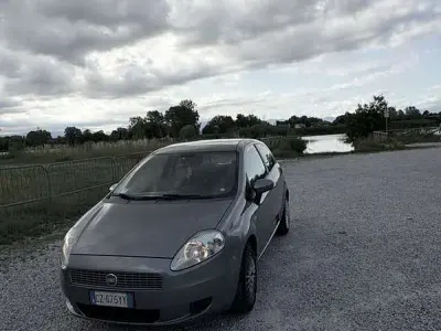 Usata Fiat Grande Punto Dynamic 65 CV (47 kW) 2006 Utilitaria