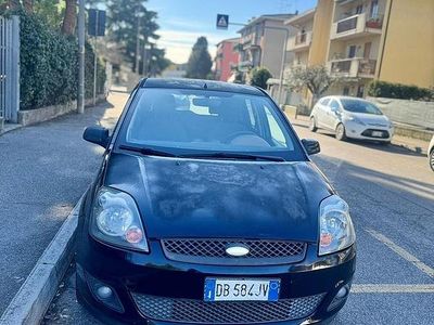 Usado Ford Fiesta 75 HP (55 kW) 2008 Preto Citadino