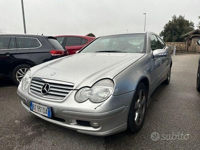 Usata Mercedes C200 163 CV (119 kW) 2002 Grigio Coupé