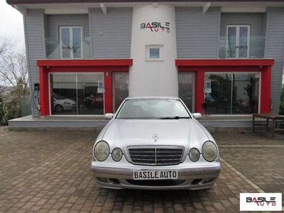 Mercedes E200
