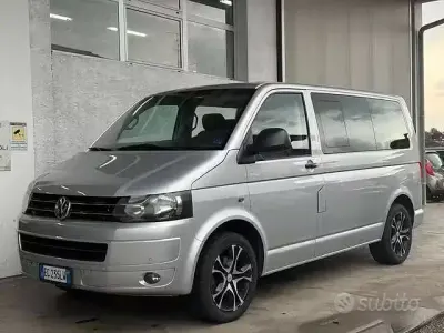 Usado VW T5 Startline 140 HP (102 kW) 2010 Cinzento Van