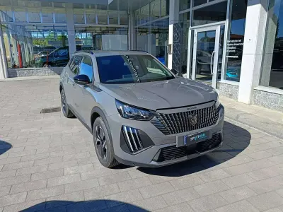 Nuova Peugeot 2008 Allure 101 CV (74 kW) 2026 Grigio selenium SUV